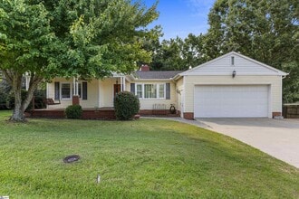 Building Photo - 112 N Rockview Dr
