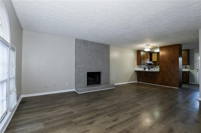 Building Photo - 5299 Weyden Ct