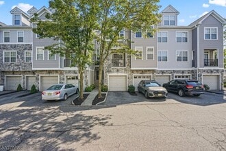 Building Photo - 107 Brittany Ct