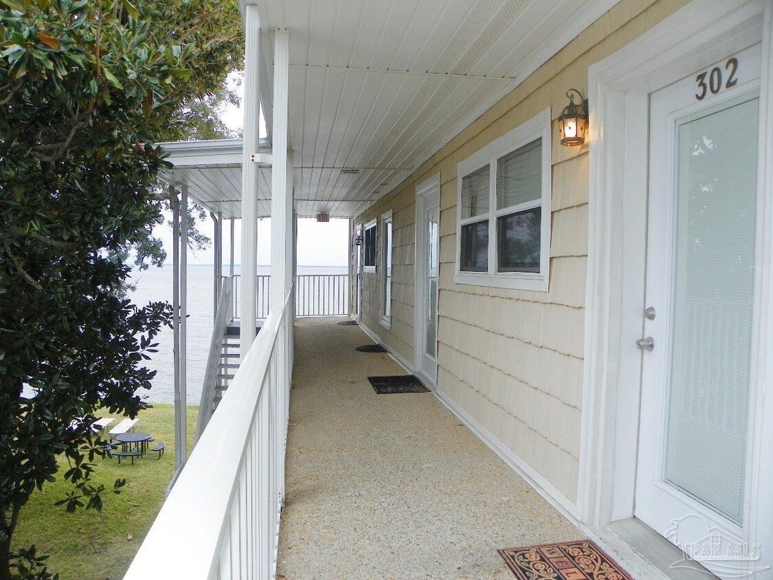 710 Scenic Hwy Unit 302, Pensacola, FL 32503 Condo for Rent in