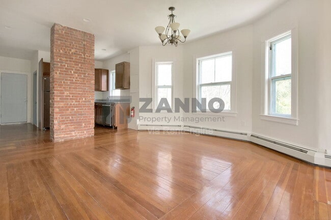 Building Photo - 19 Arnold St