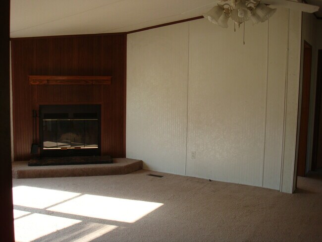 Foto del edificio - 4244 Cat Creek Rd