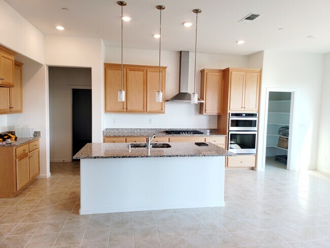 Building Photo - 1526 Plumas Dr