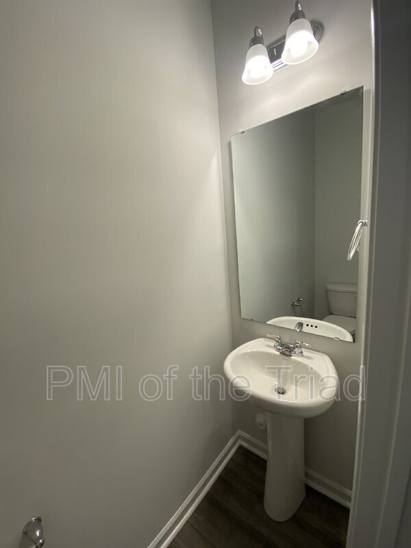 Foto del edificio - 4006 Beckton Trl