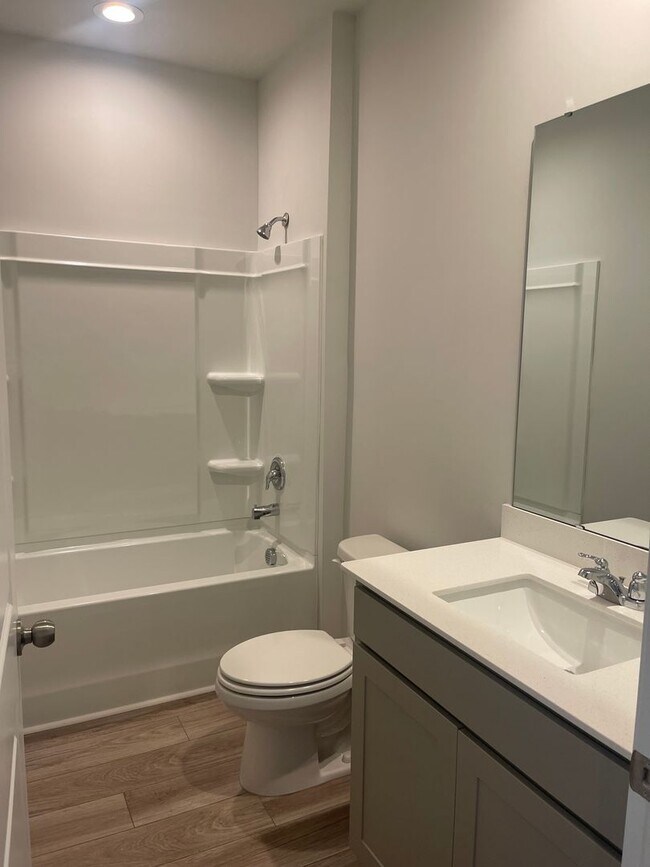 Building Photo - 978 Longleaf Dr