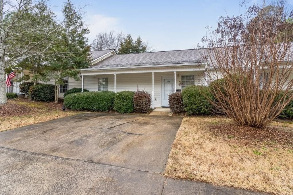 Foto principal - 240 Jacobs Way