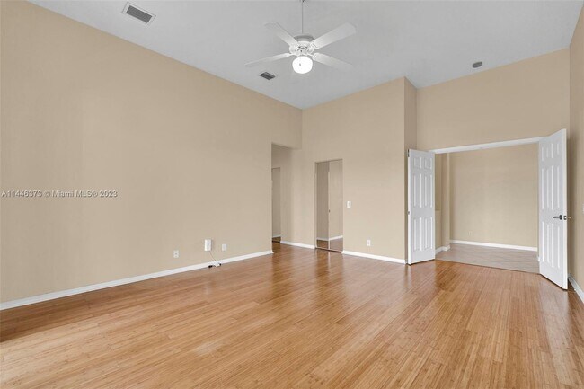 Building Photo - 1636 Blue Jay Cir