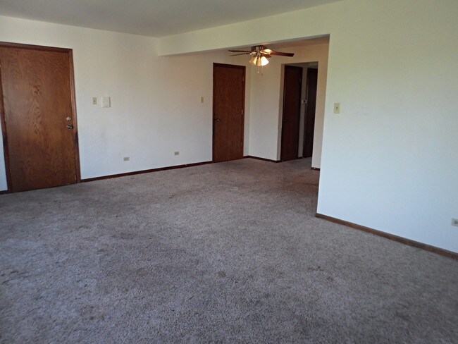 Building Photo - 18019 Dixie Hwy