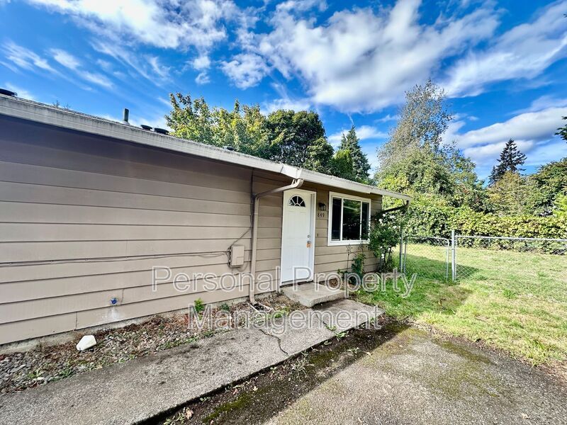 Foto principal - 849 12th St