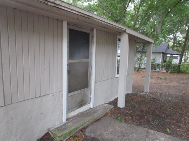 Front - 9525 Campus Ave