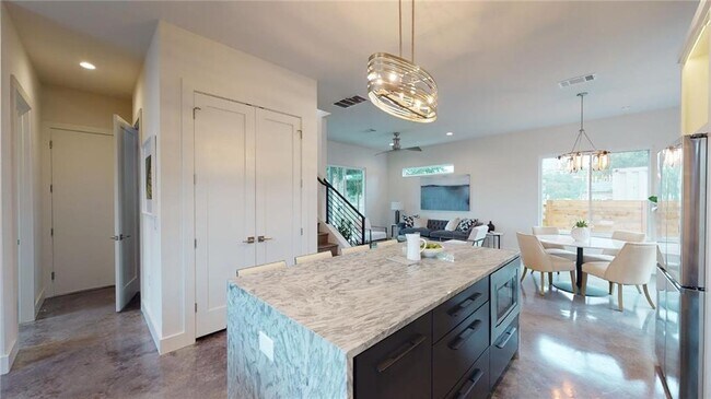 Foto del edificio - 6217 Clovis St
