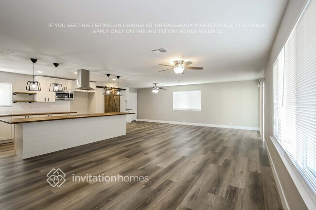 Building Photo - 6816 W Greydawn Dr