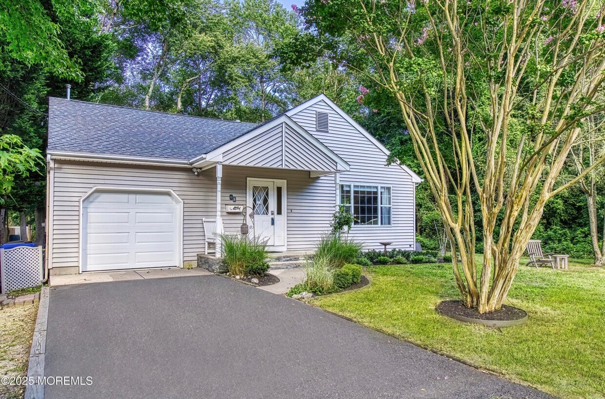 Foto principal - 61 Adamston Dr