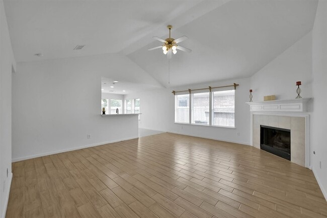 Foto del edificio - 3234 Crestbridge Ln