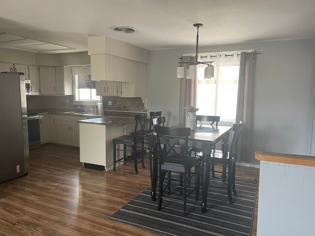 Foto del edificio - 615 Virginia Ct