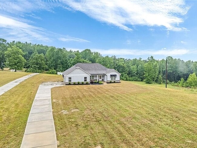 Photo - Country living in a modern house