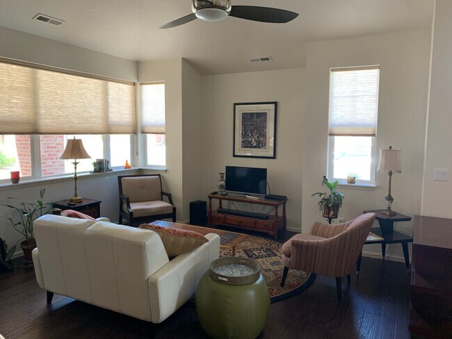 Foto del edificio - 15102 E Batavia Pl