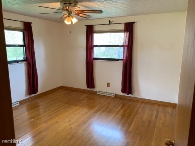 Building Photo - 2 br, 1.5 bath House - 3698 Mcguffey Rd
