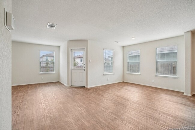 Foto del edificio - 1154 Barn Swallow Wy