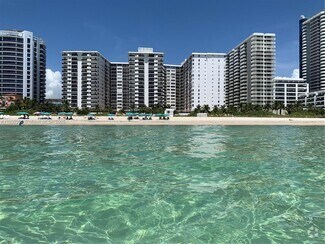 Building Photo - 6039 Collins Ave