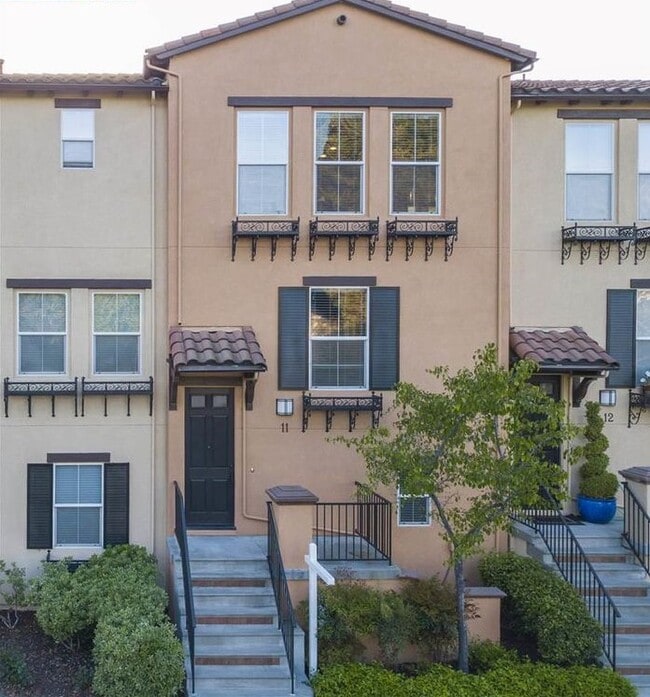 Building Photo - 11 Oak Treat Ct