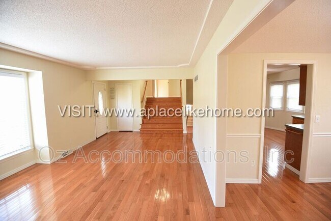 Foto del edificio - 10212 Nall Ave