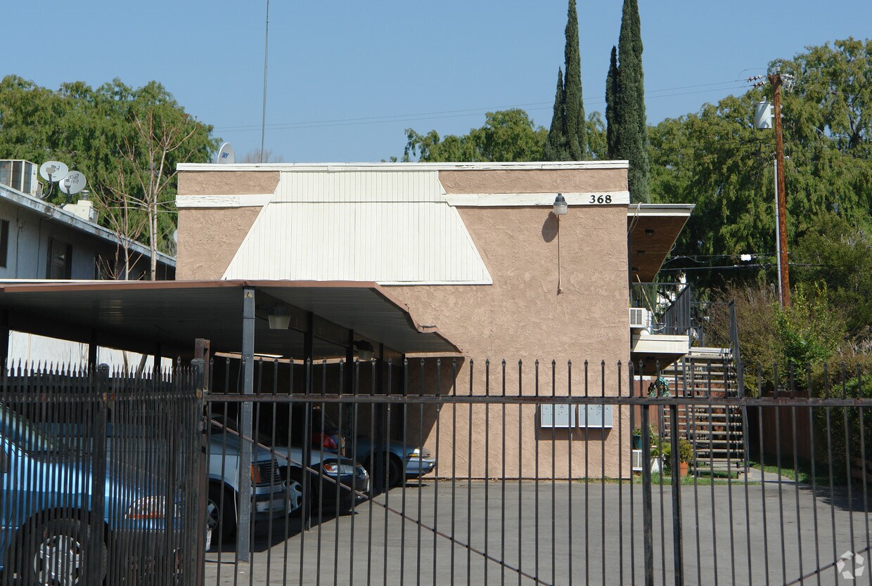 Foto del edificio - 368 E 17th St