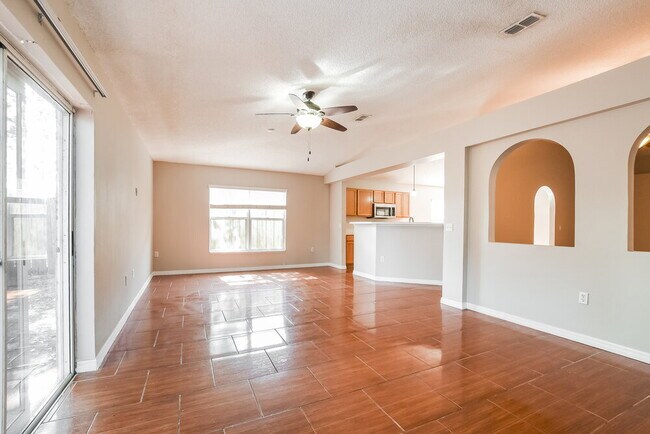 Foto del edificio - 681 Brown Bear Ct