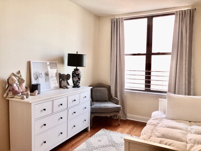 Building Photo - 4315 Park Ave