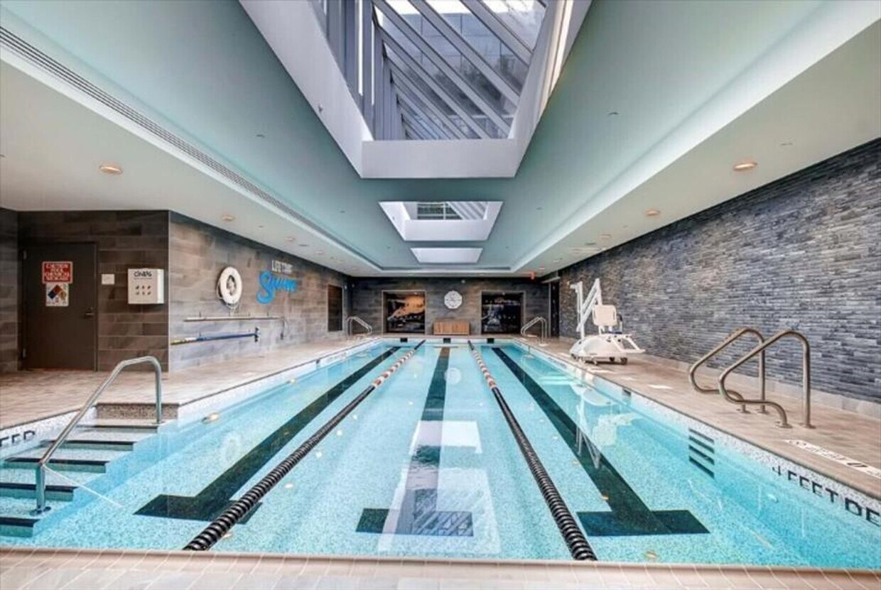 Foto principal - 605 W 42nd St