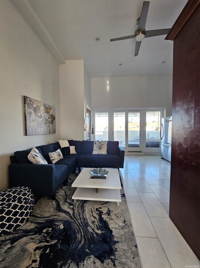 Building Photo - 43-12 Broadway