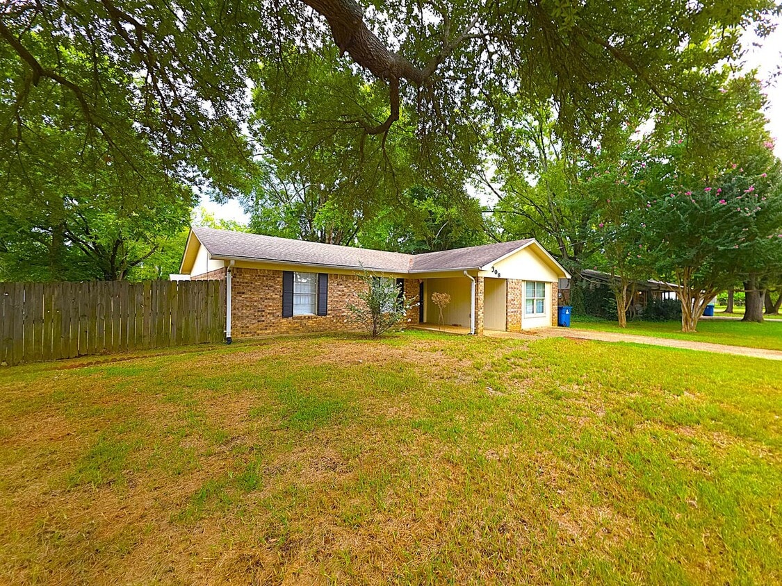 Foto principal - 308 Lakeview St