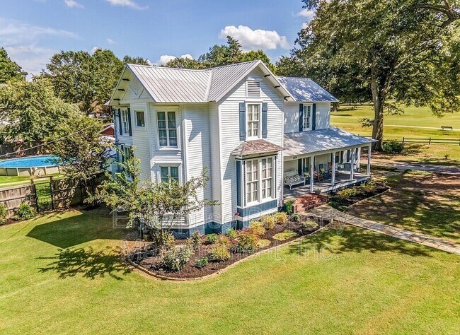 Building Photo - 6054 Chester St