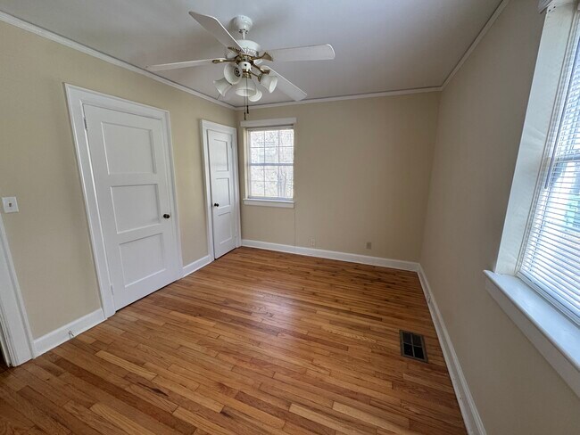 Dormitorio-Frente - College Street Quad