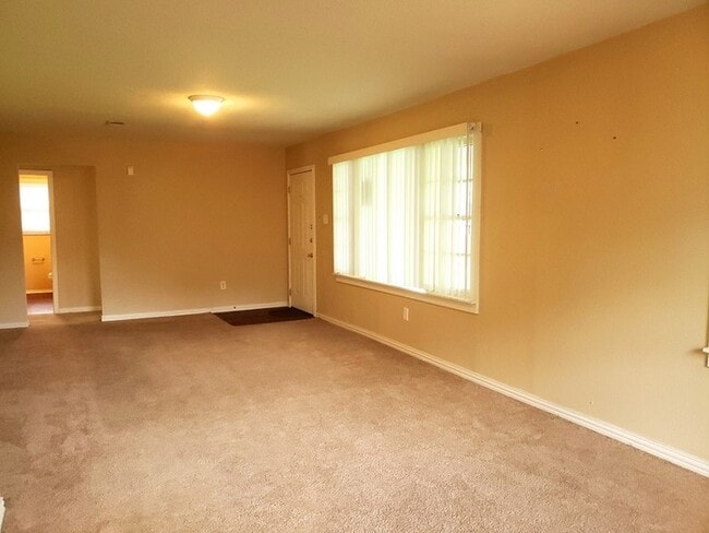 Foto del edificio - 3758 Denton Hwy