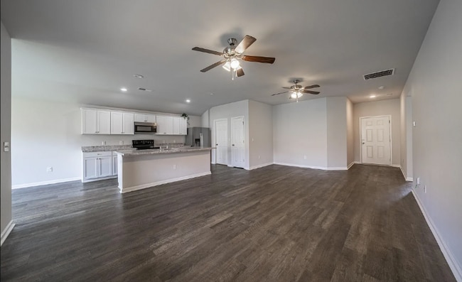 Building Photo - 150 Antler Wy