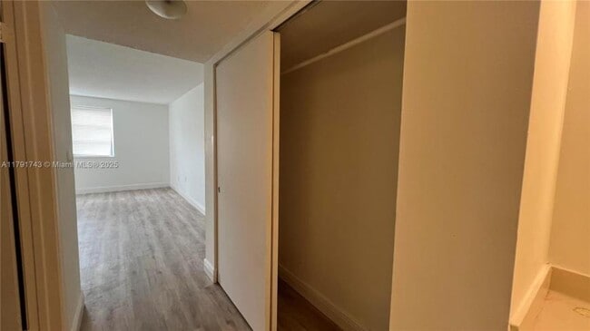Foto del edificio - 2 bedroom in North miami Beach FL 33179
