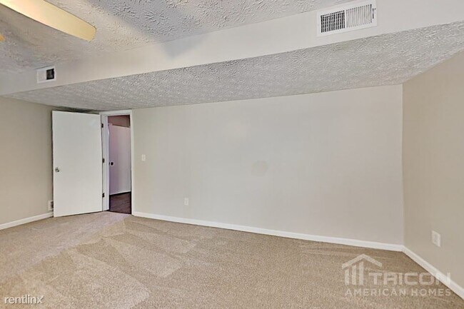 Building Photo - 133 Lester Woods Ct