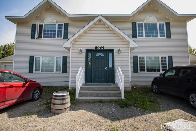 Foto del edificio - 8064 W Donna Marie Ln