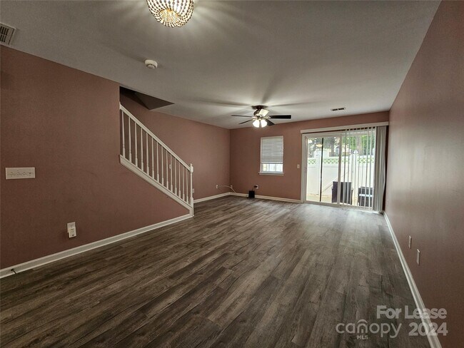 Foto del edificio - 1545 Maypine Commons Way