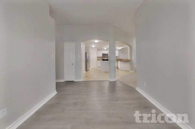 Building Photo - 29418 Fox River Dr
