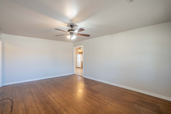 Foto del edificio - 3 Bed / 1 Bath in West Tulsa!