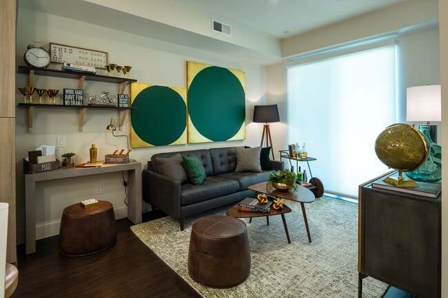 Spacious and welcoming - Pearl Marketplace at Midtown