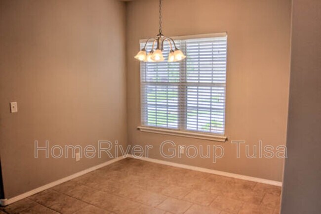 Foto del edificio - 5878 E 148th St S