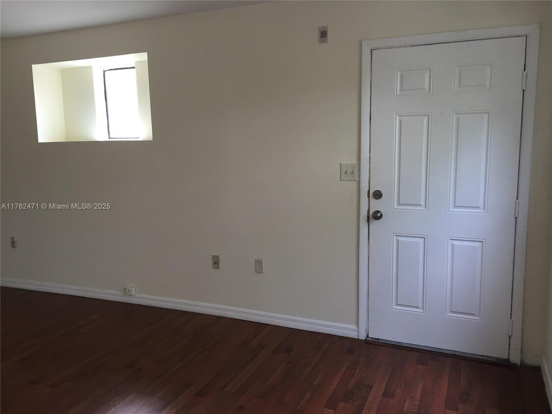 Primary Photo - 10441 SW 156th Ct
