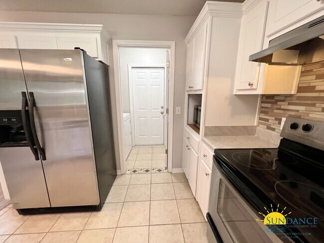 Foto del edificio - Open layout 3 Bedroom home in Navarre!