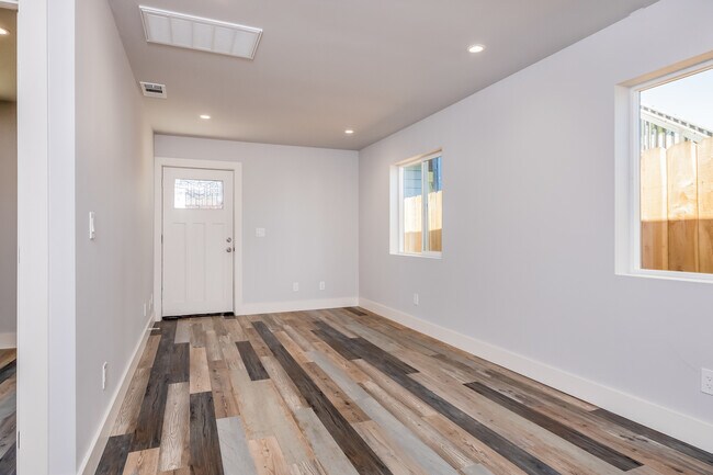 Building Photo - 2508 Linden St