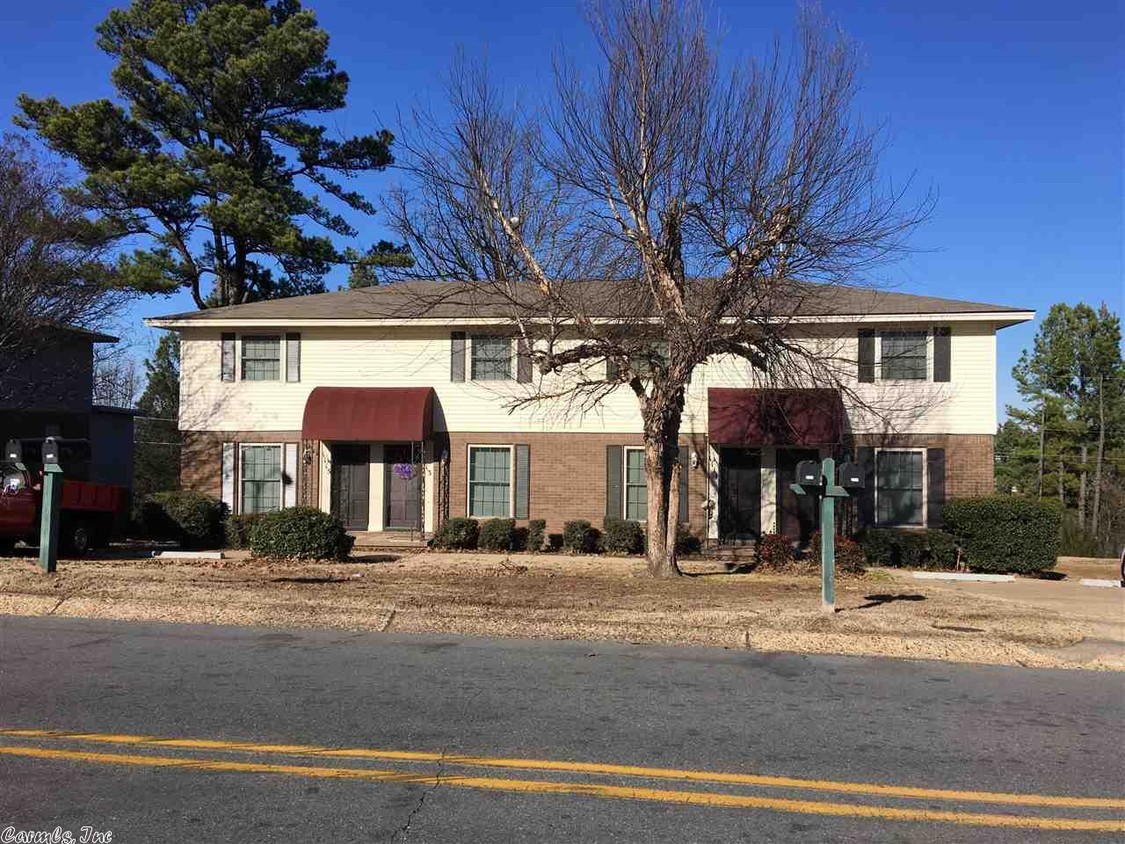 Primary Photo - 1103 W Scenic Dr