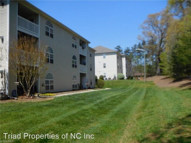 Building Photo - 2 br, 2 bath House - 150 James Rd #3C