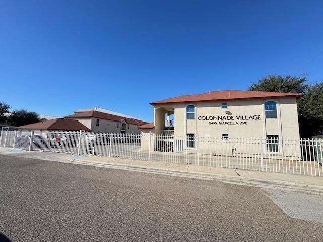 Foto del edificio - 5410 Marcella Ave